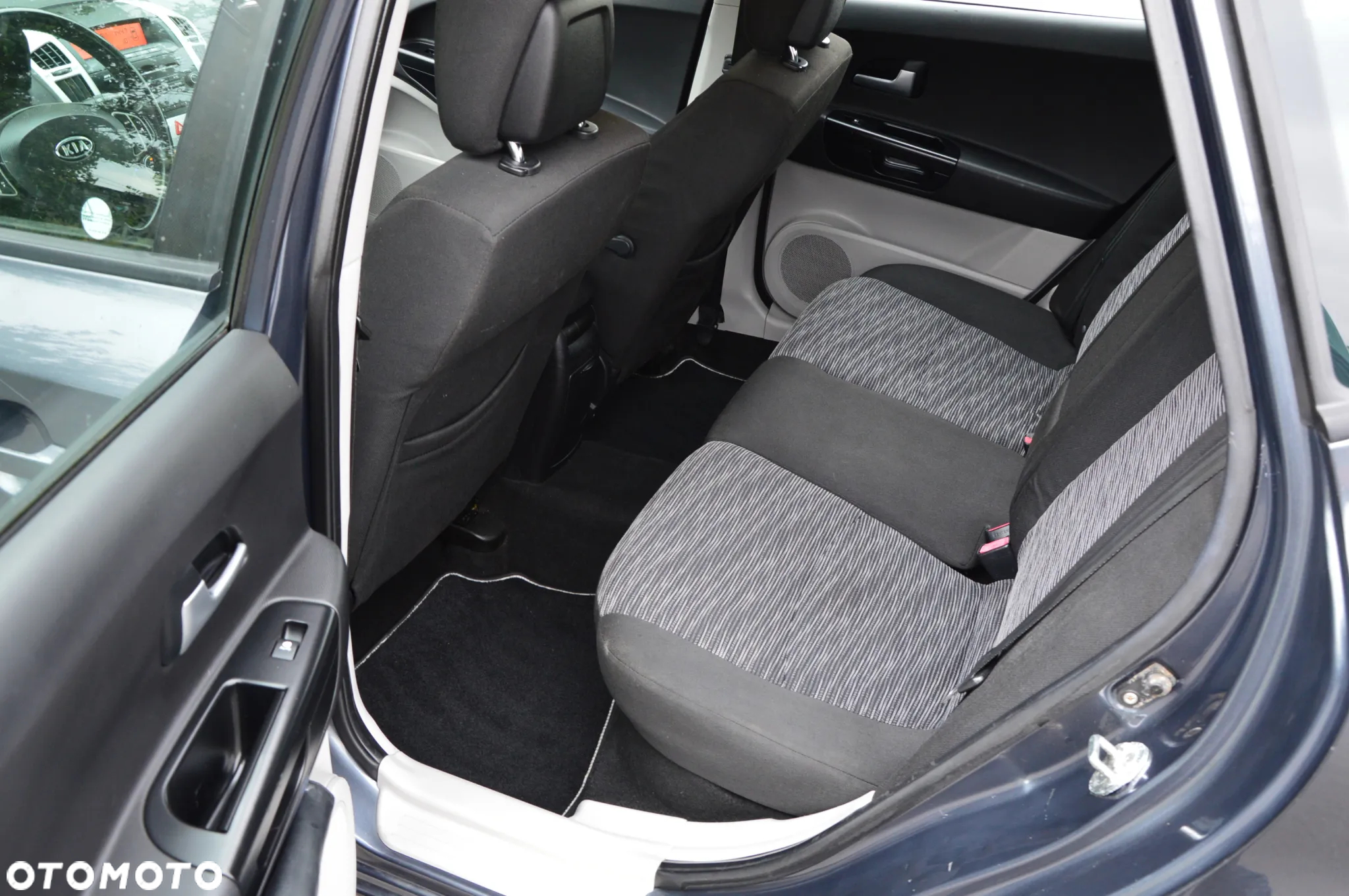 Kia Ceed Cee'd 2.0 crdi Comfort + - 11