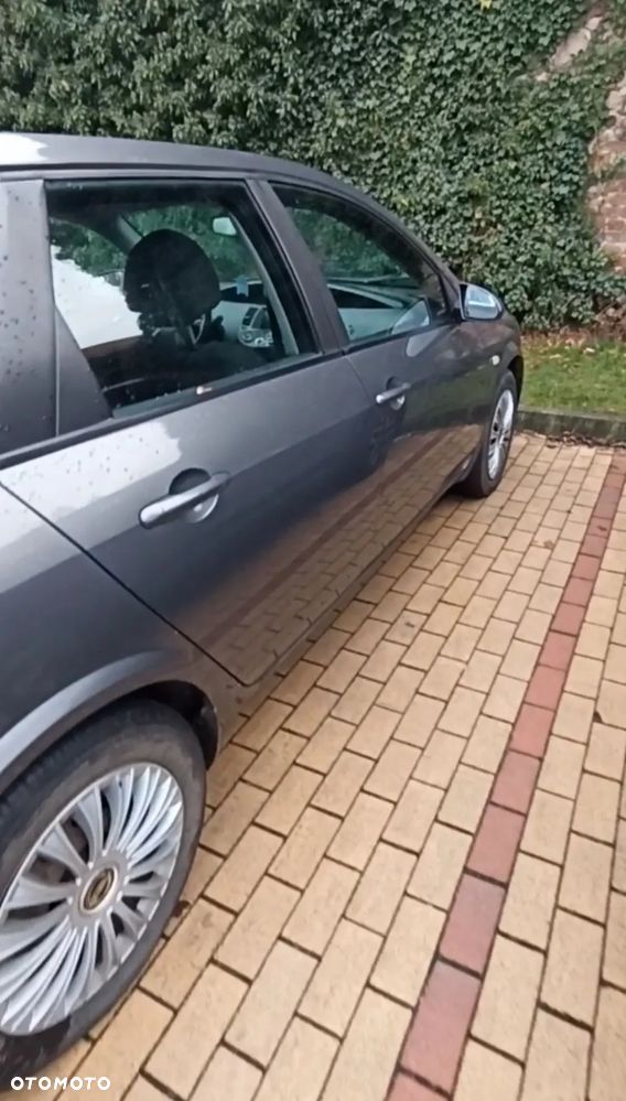 Nissan Primera - 3