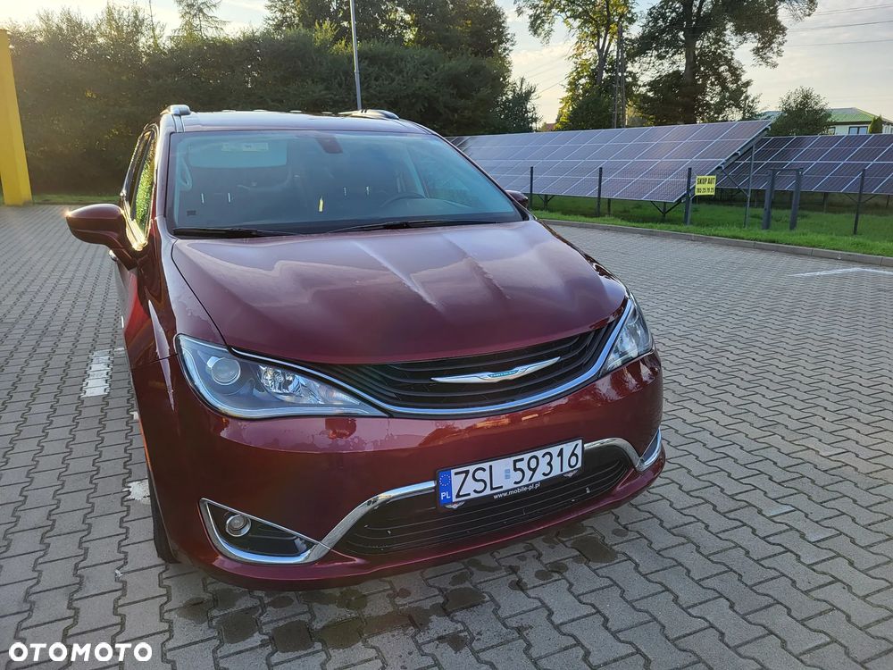 Chrysler Pacifica - 4