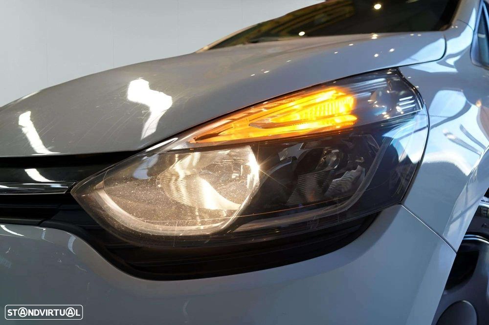 Renault Clio Sport Tourer - 10