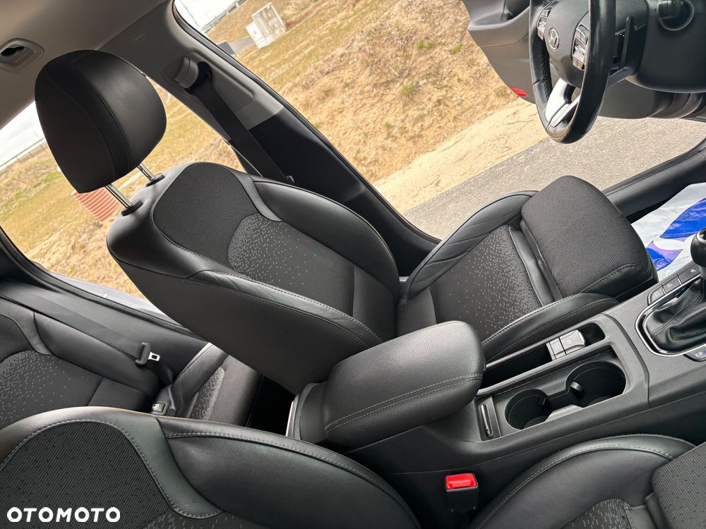 Hyundai i30 1.6 CRDI Premium DCT - 32