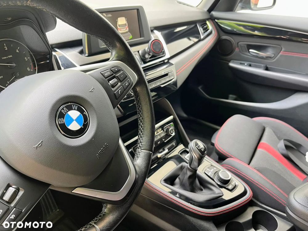 BMW Seria 2 218d - 23