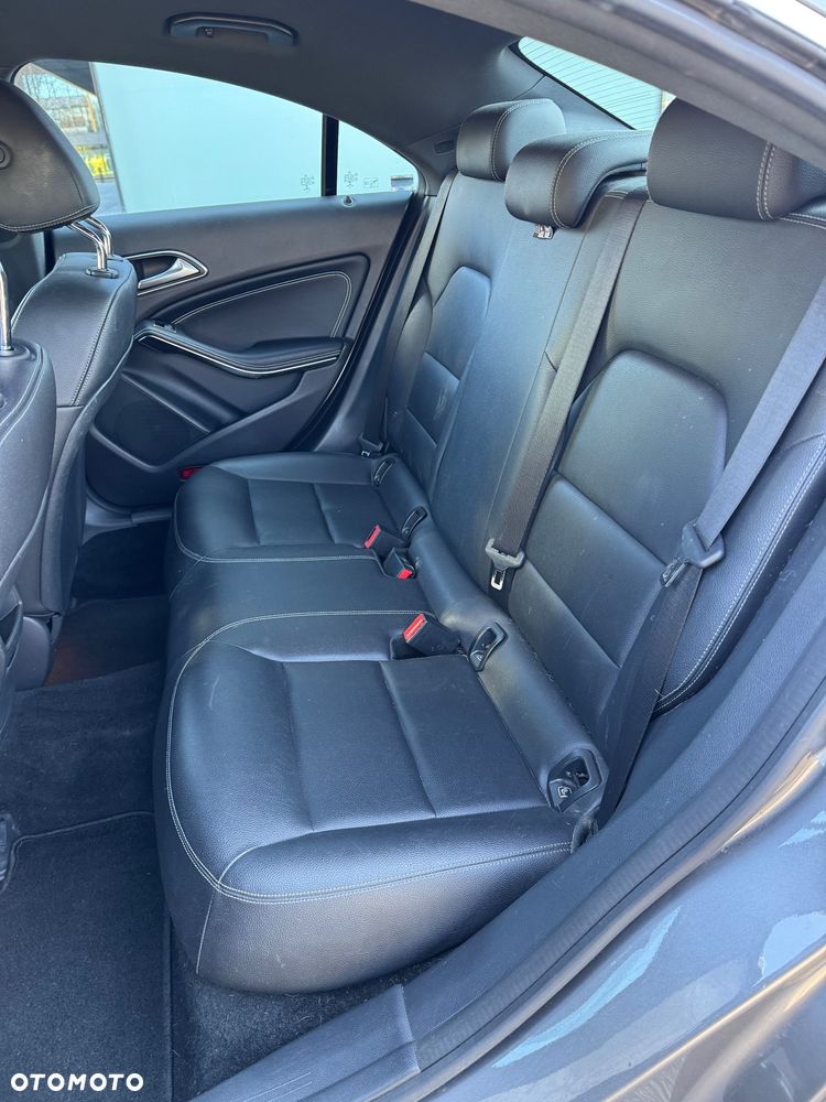 Mercedes-Benz CLA 180 7G-DCT UrbanStyle Edition - 8