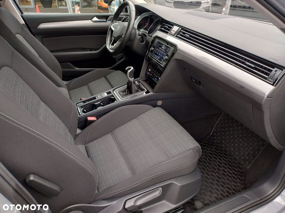 Volkswagen Passat Variant 2.0 TDI EVO Business - 15