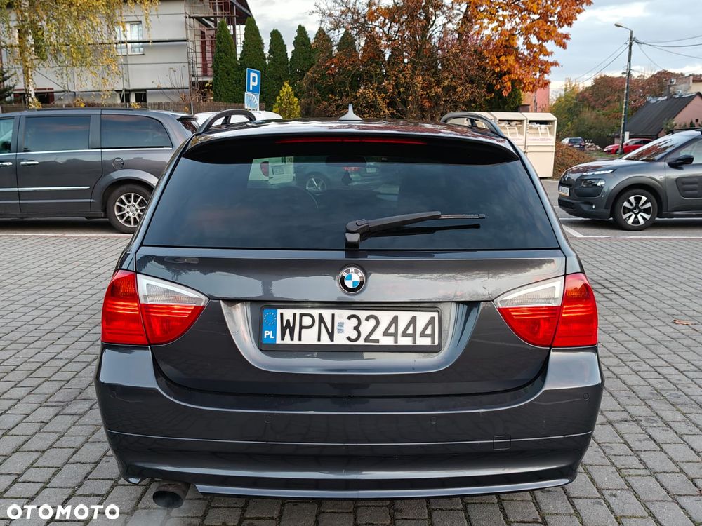 BMW Seria 3 320i - 26