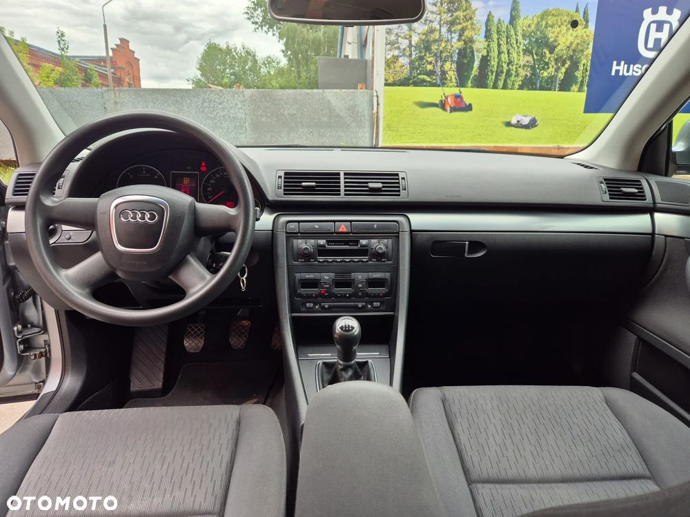 Audi A4 Limousine - 11