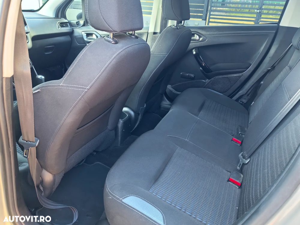 Peugeot 208 1.4 HDi FAP STT Active - 11