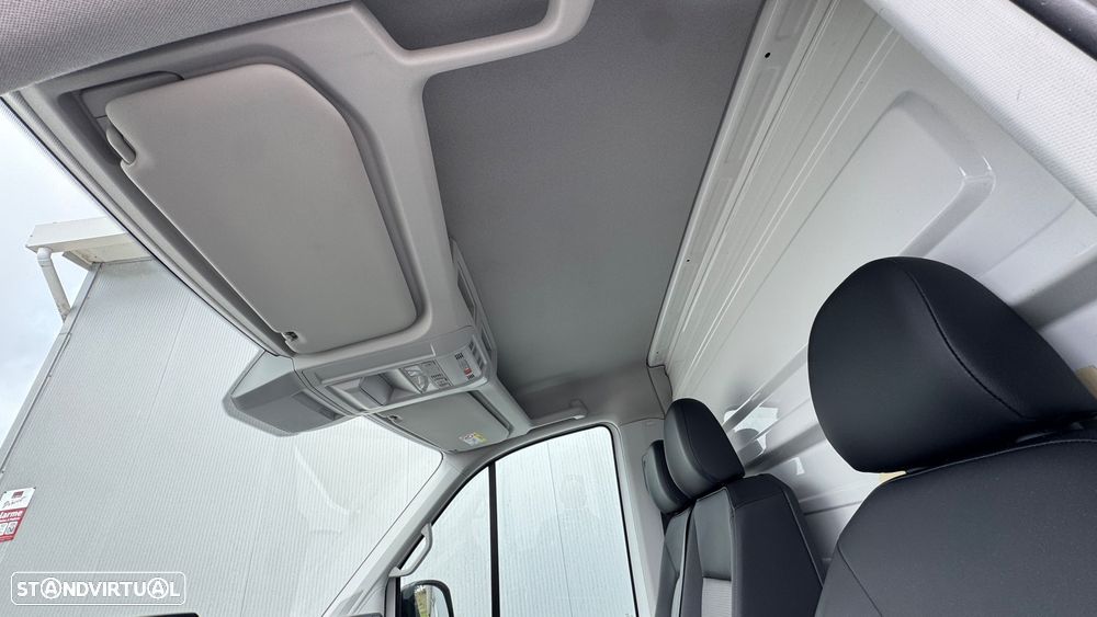VW Crafter MAN 5.160 CX Automática RWD - 26
