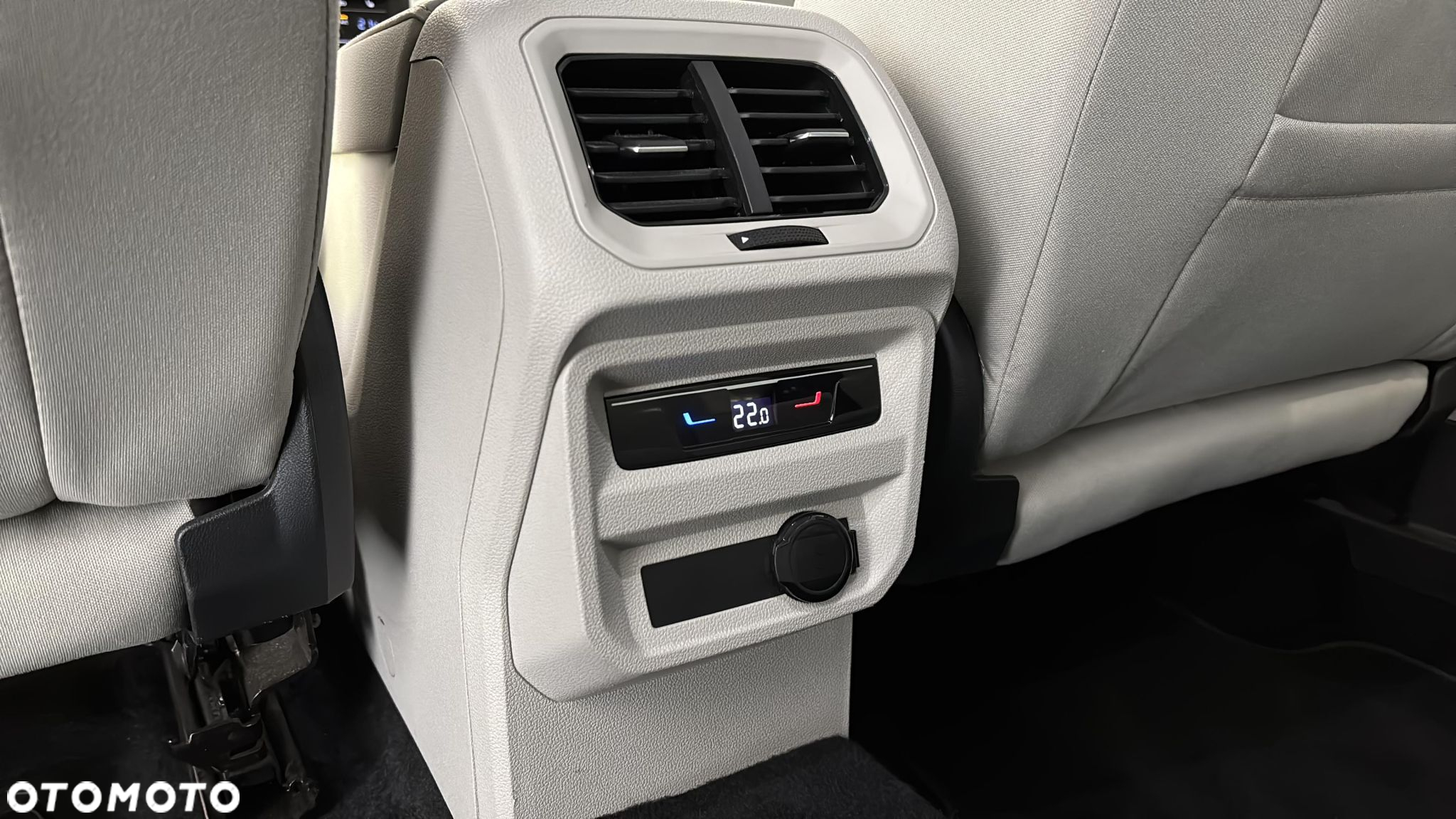 Volkswagen Tiguan Allspace 2.0 TDI Elegance DSG - 23