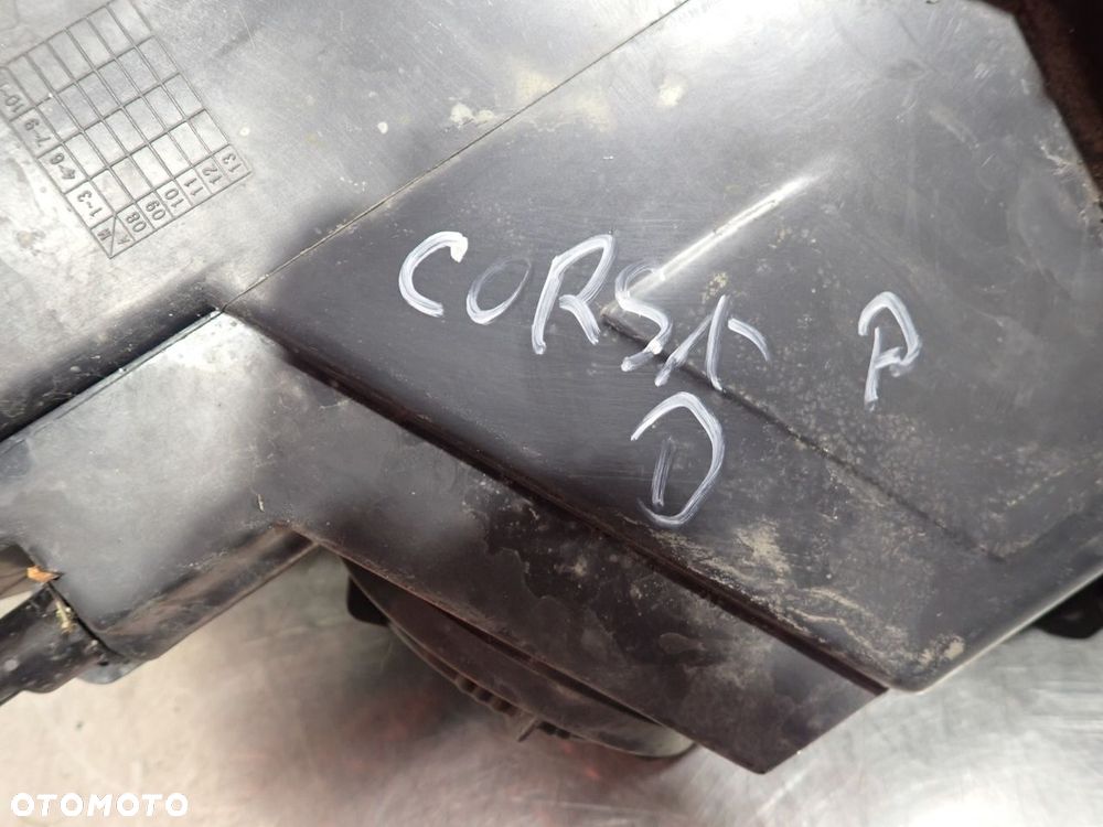 LAMPA PRAWA PRZEDNIA OPEL CORSA D - 4