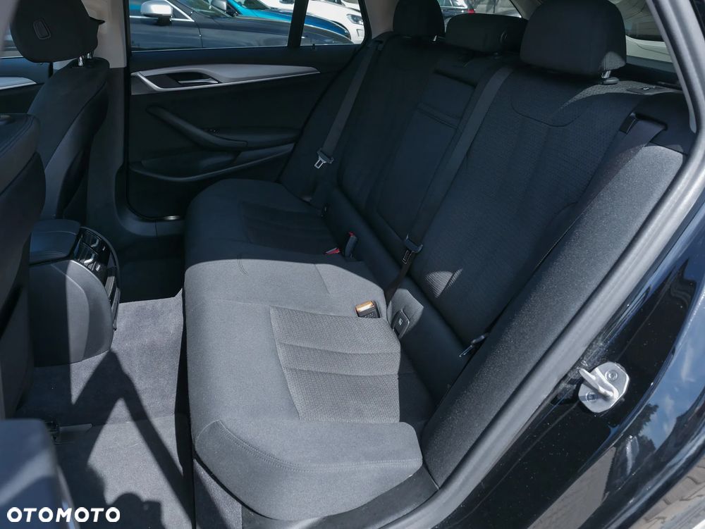 BMW Seria 5 530e - 21