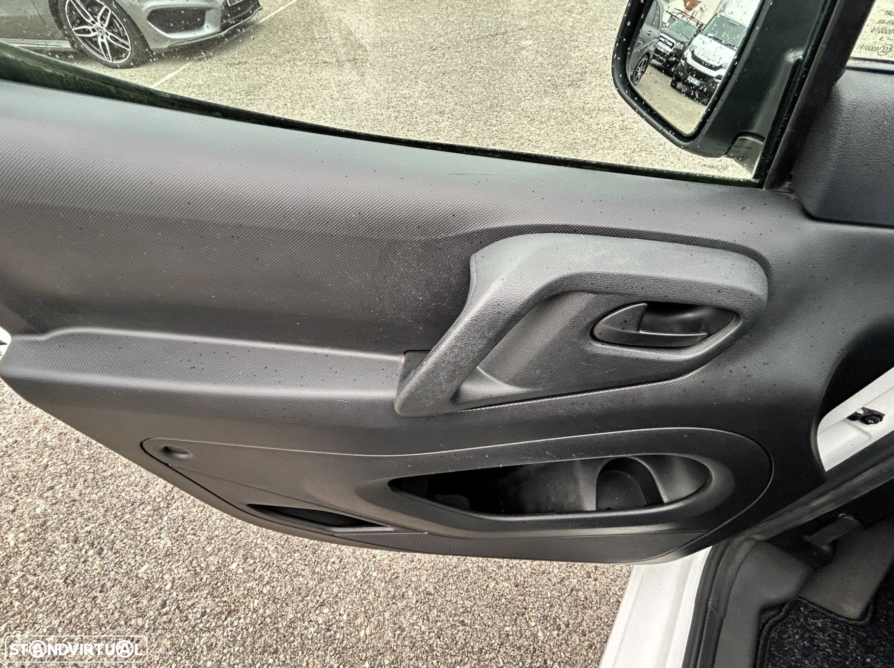 Citroën Berlingo 1.6 BLUEHDI ISOTERMICA - 11