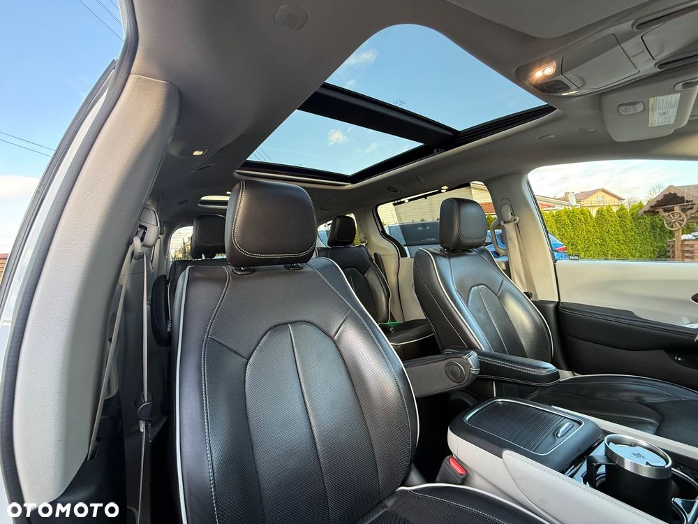 Chrysler Pacifica - 7