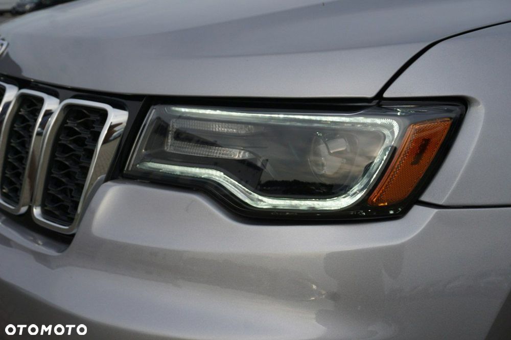 Jeep Grand Cherokee - 29