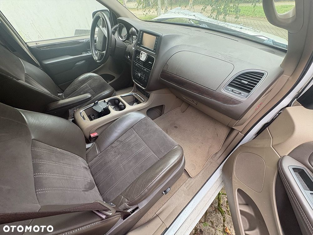 Lancia Voyager - 15