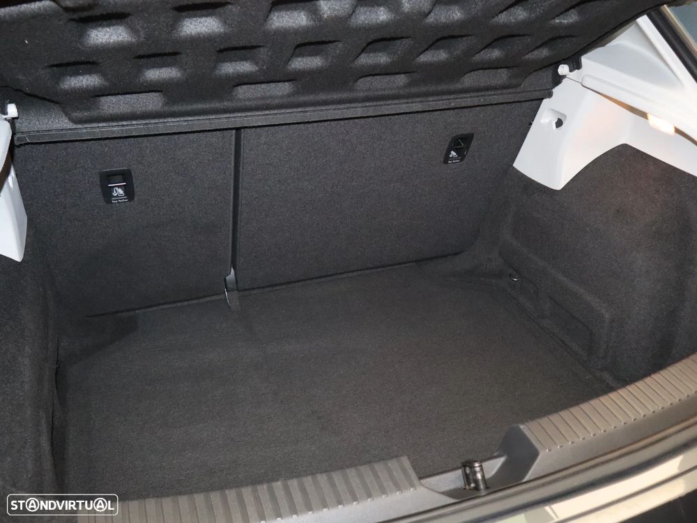 SEAT Leon 2.0 TDI DPF FR - 11