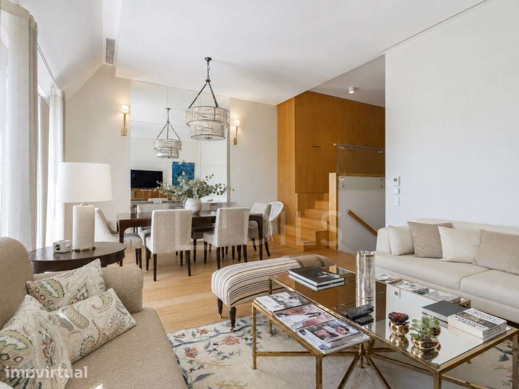 Apartamento T3 duplex com varanda e estacionamento, na Avenida da L... - Grande imagem: 5/29