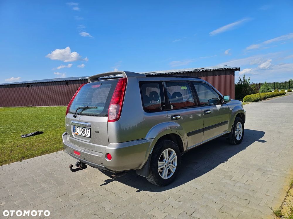 Nissan X-Trail 2.0 4x2 Comfort - 2