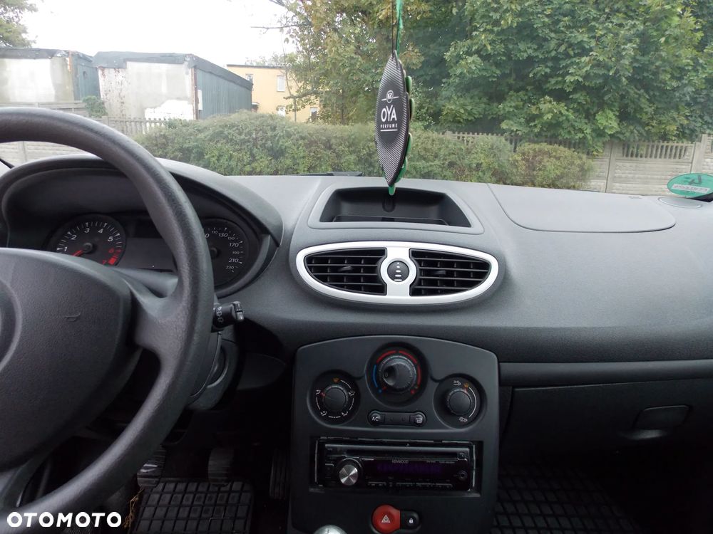 Renault Clio - 8