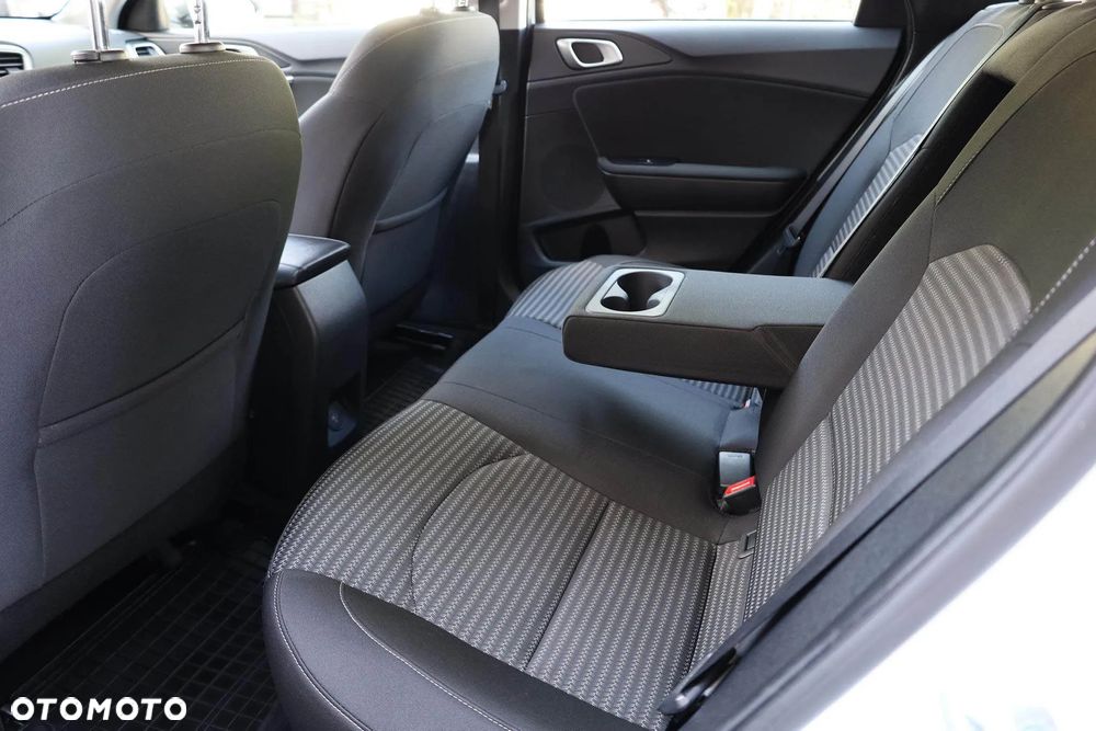 Kia Ceed 1.5 T-GDI M - 35
