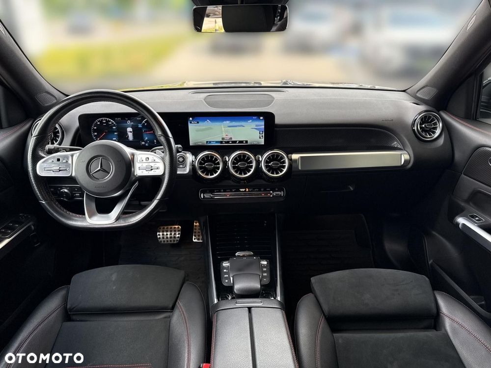 Mercedes-Benz GLB - 16