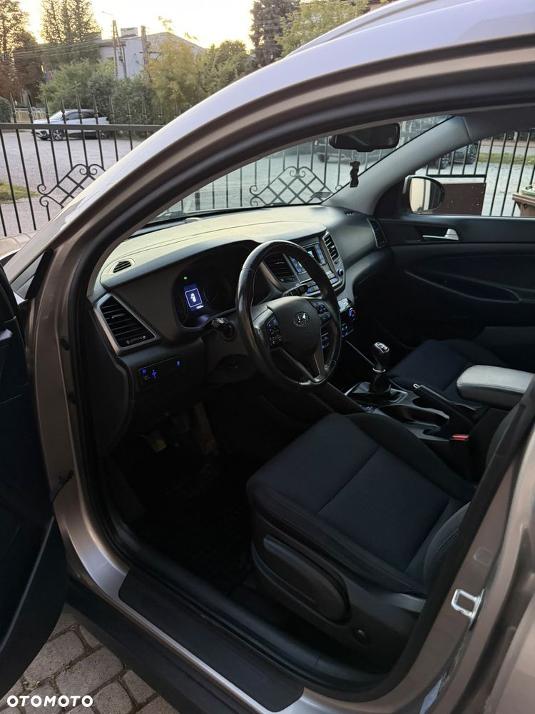 Hyundai Tucson 1.6 GDI BlueDrive Style 2WD - 19