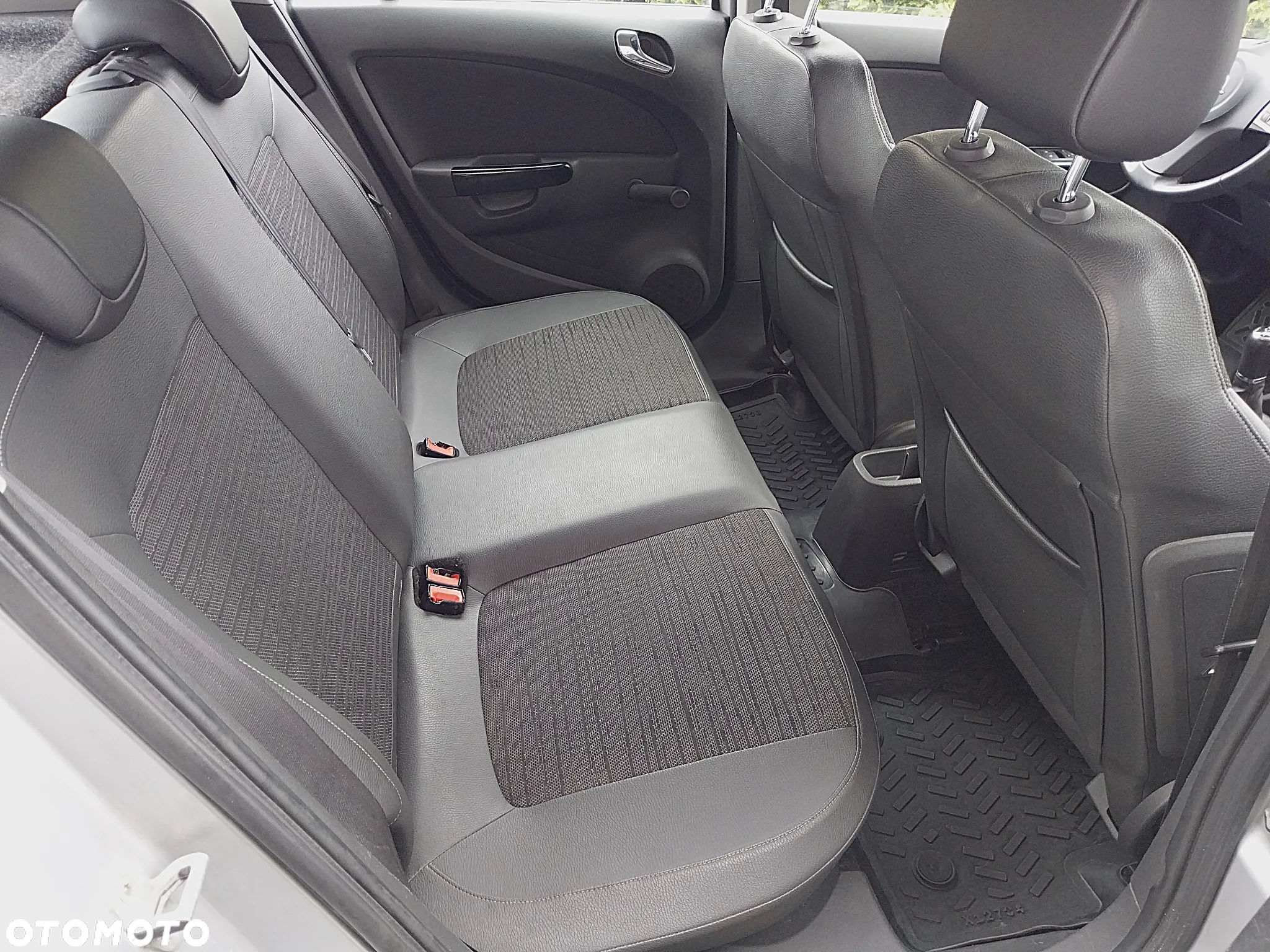 Opel Corsa 1.2 16V Cosmo - 14