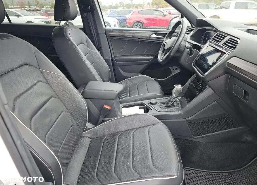 Volkswagen Tiguan - 11