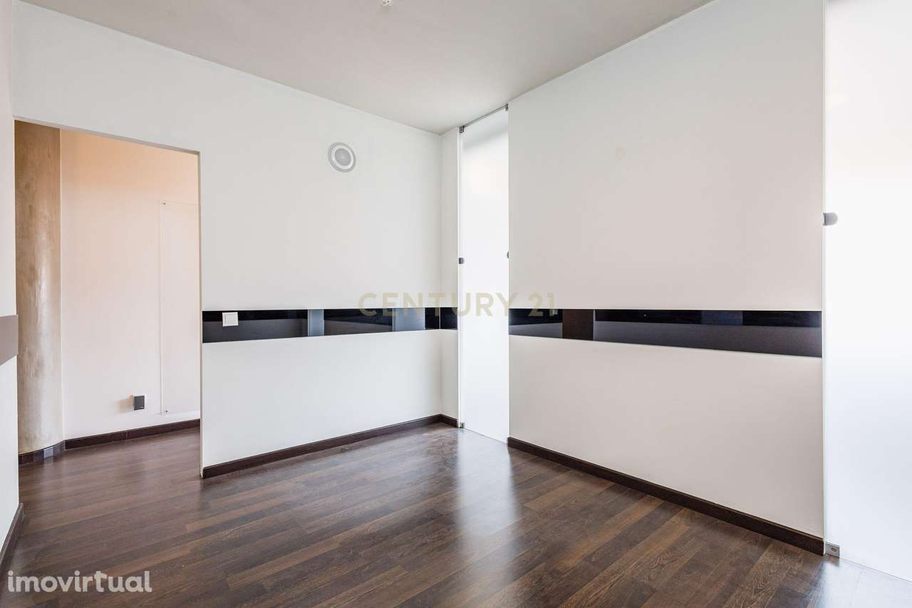 Escritório no Edifício D. Dinis – Centro de Leiria – 42,5 m² - Grande imagem: 5/16