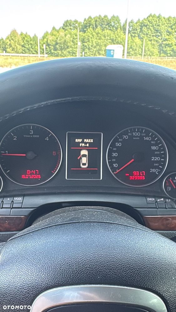 Audi A4 Limousine - 8
