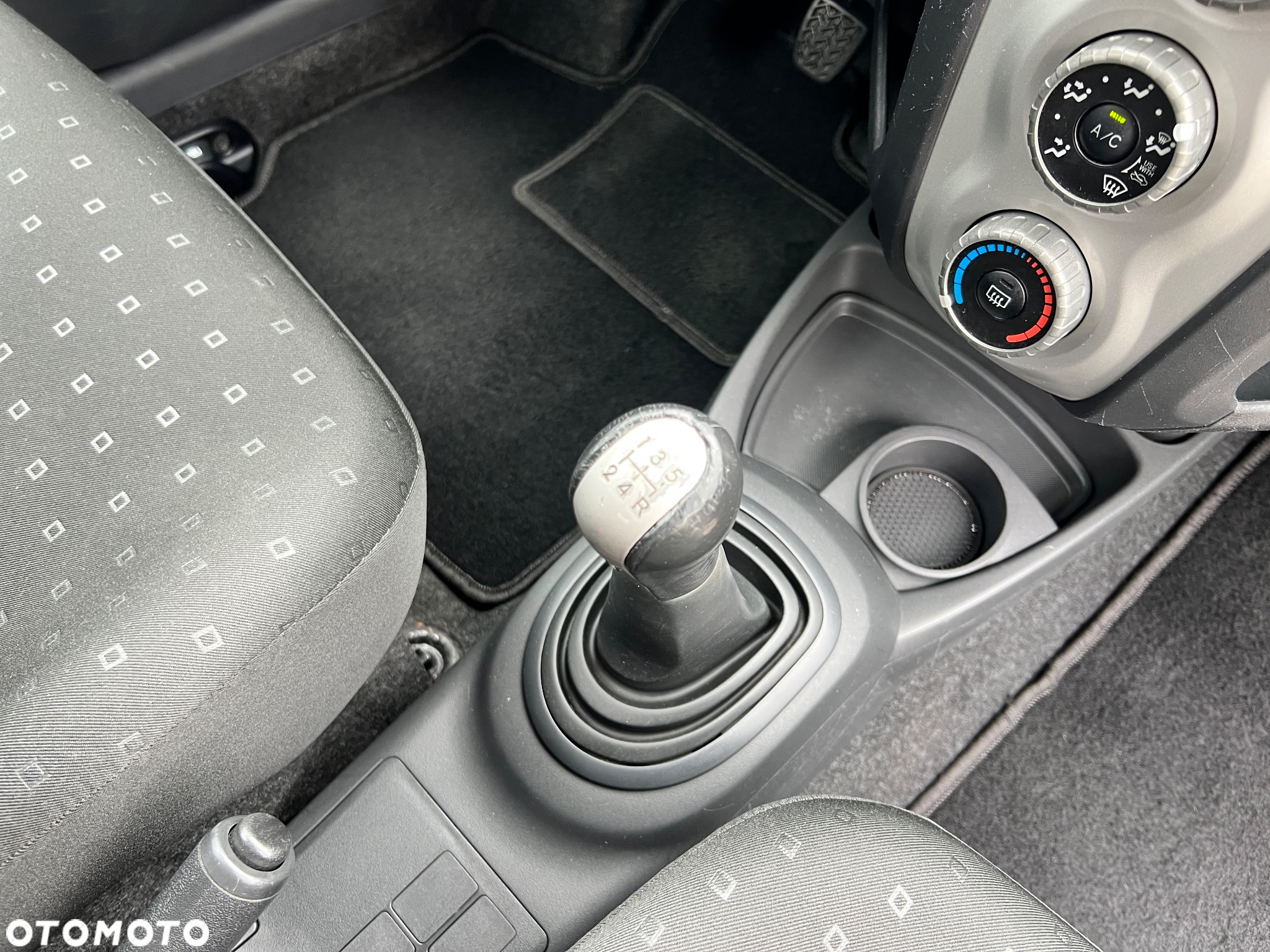 Toyota Yaris 1.0 Active - 32