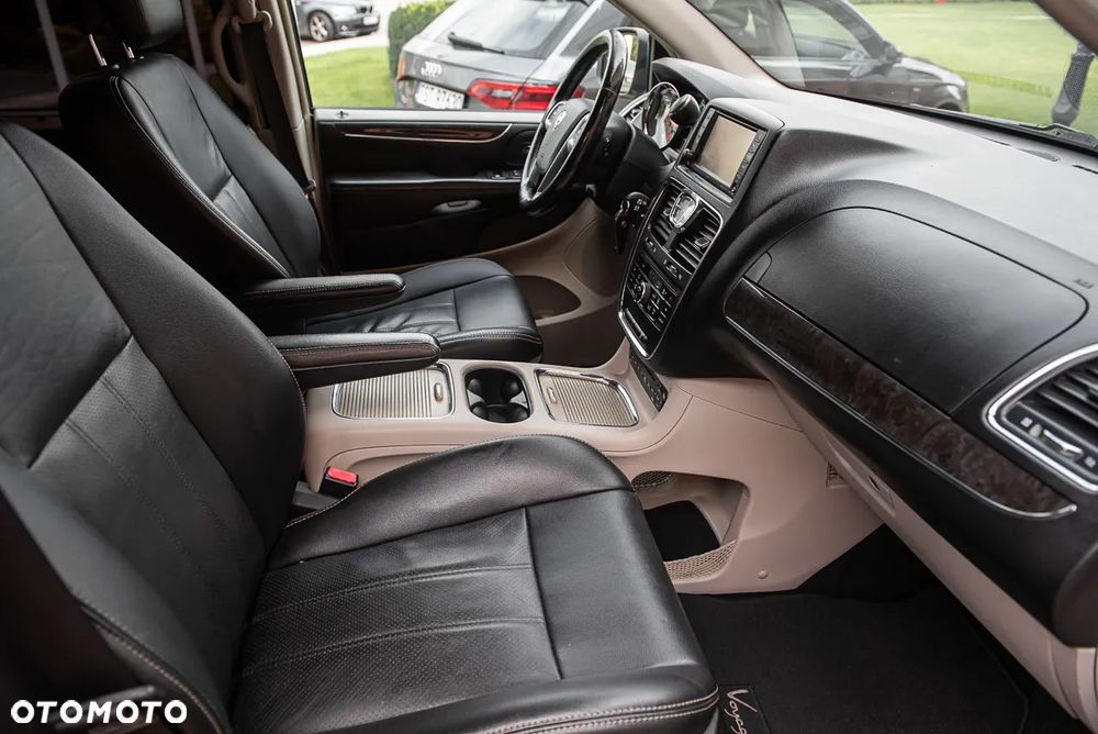 Lancia Voyager 3.6 Platinum Euro6 - 36