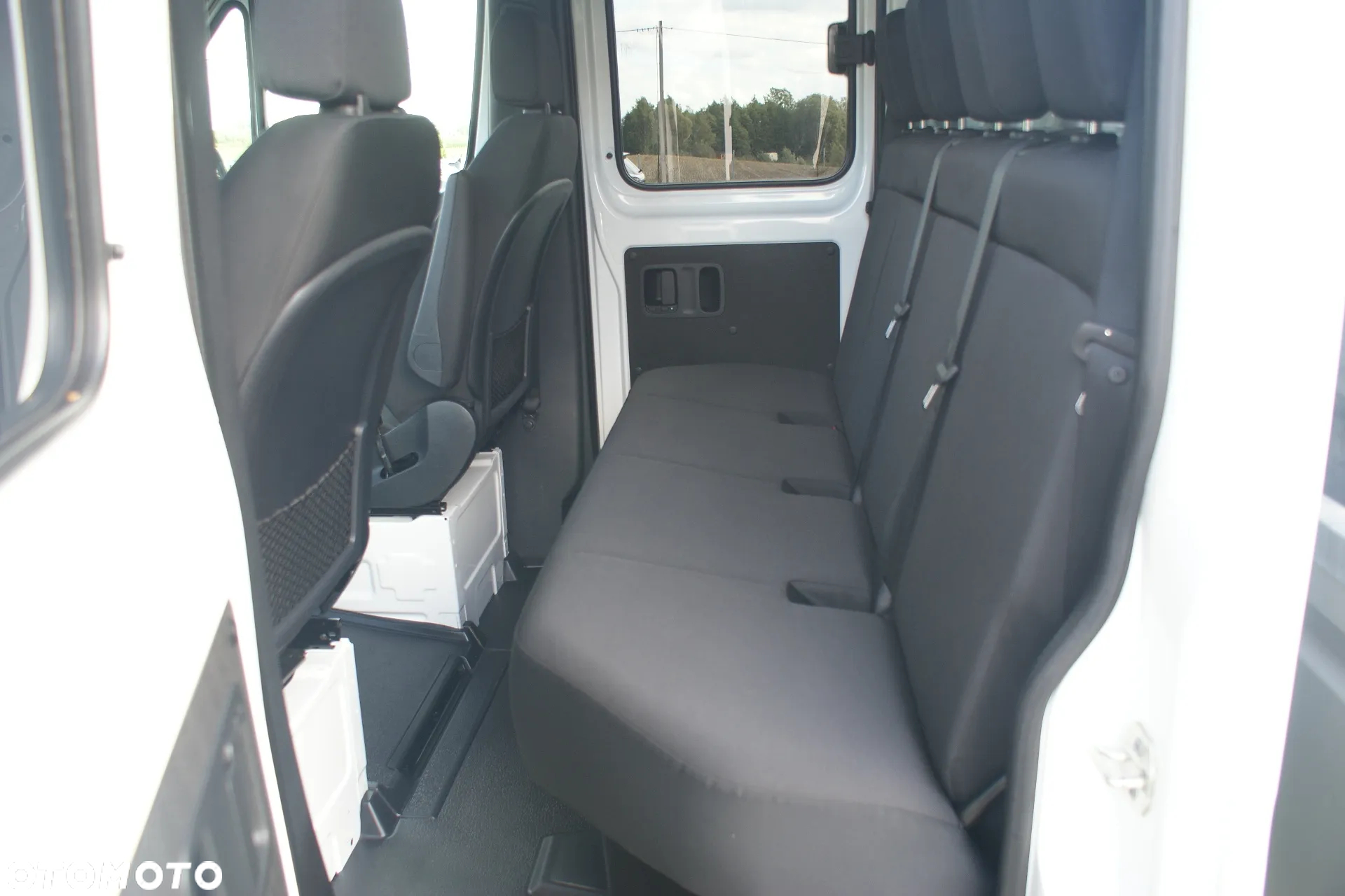 Mercedes-Benz Sprinter - 20