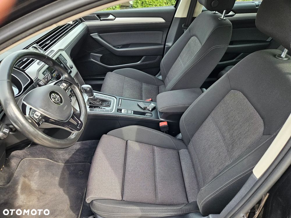 Volkswagen Passat - 9