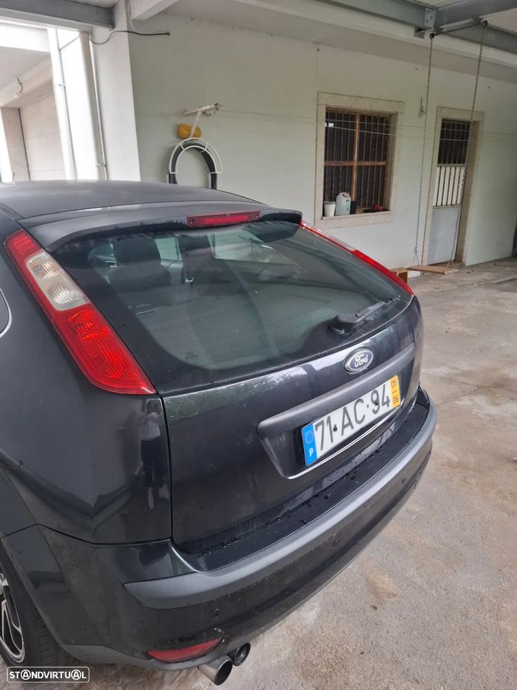 Ford Focus 1.4 16V Sport - 13