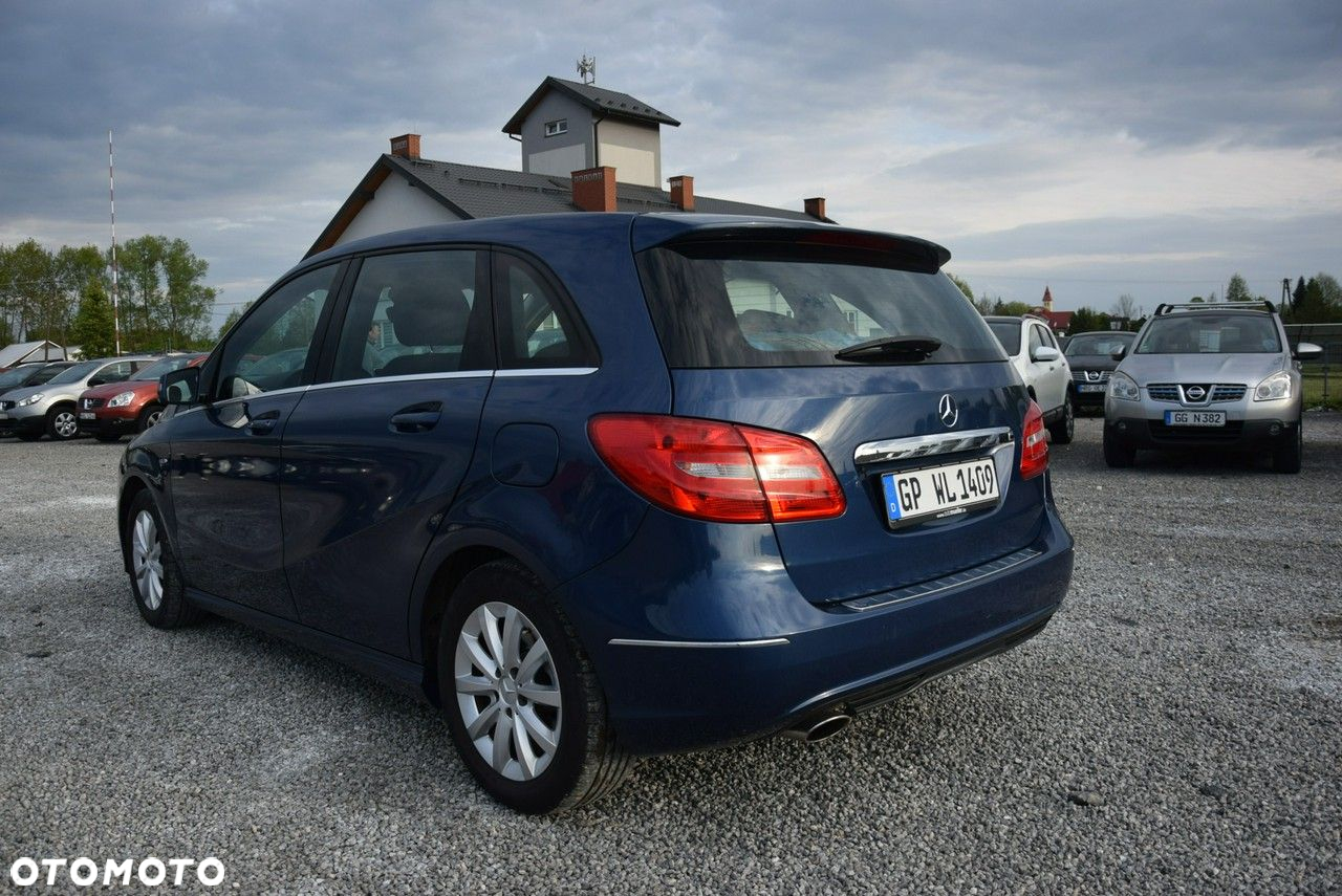 Mercedes-Benz Klasa B 180 Edition - 13