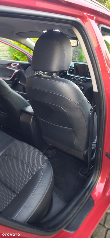 Kia Ceed 1.4 T-GDI L Business Line DCT - 19