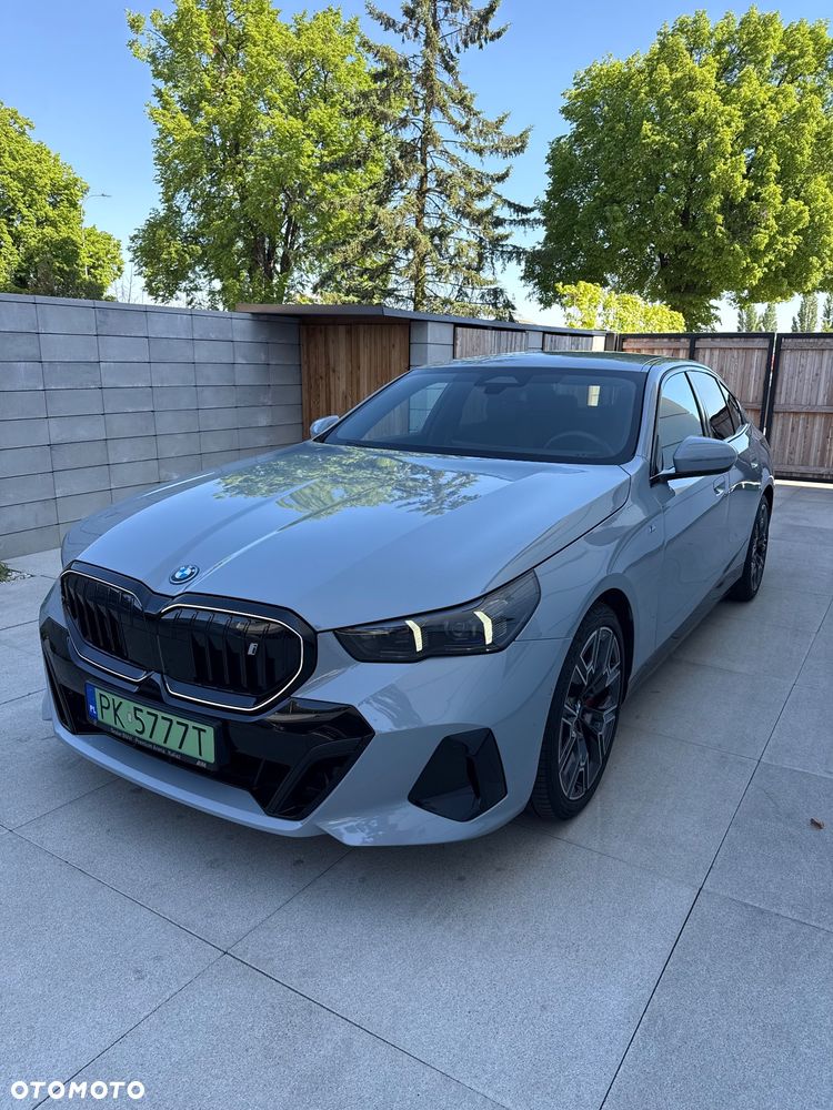 BMW i5 - 6