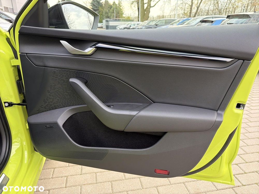 Skoda Octavia 2.0 TSI RS DSG - 16