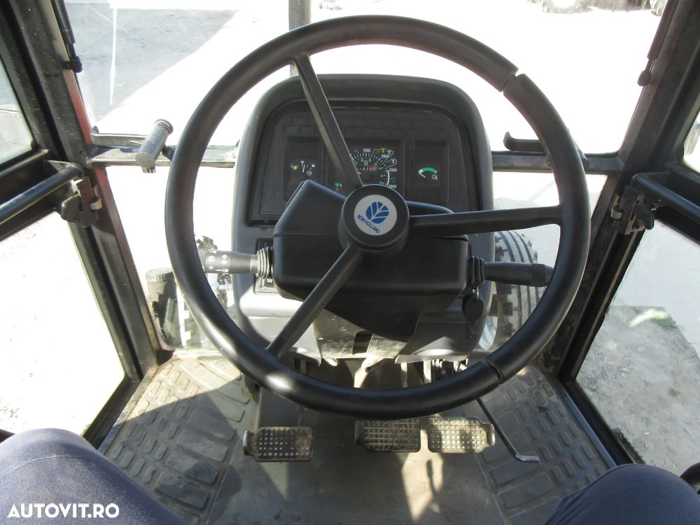 New Holland L65 - 13