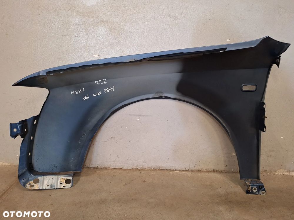 BŁOTNIK PRAWY PRZÓD PRZEDNI AUDI A4 B6 LAK: LZ5W NR232 - 12