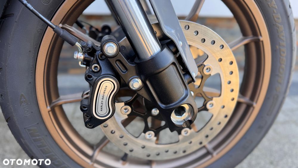 Harley-Davidson Softail Low Rider - 22