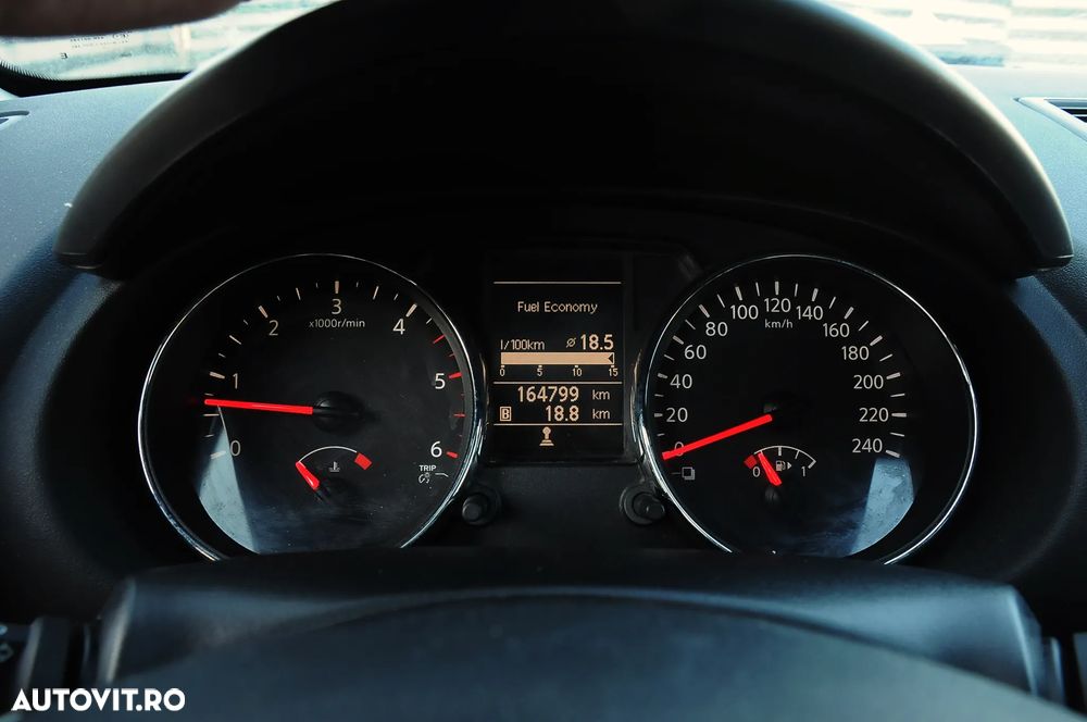 Nissan Qashqai 2.0 DCI 4 x 4 DPF tekna - 10