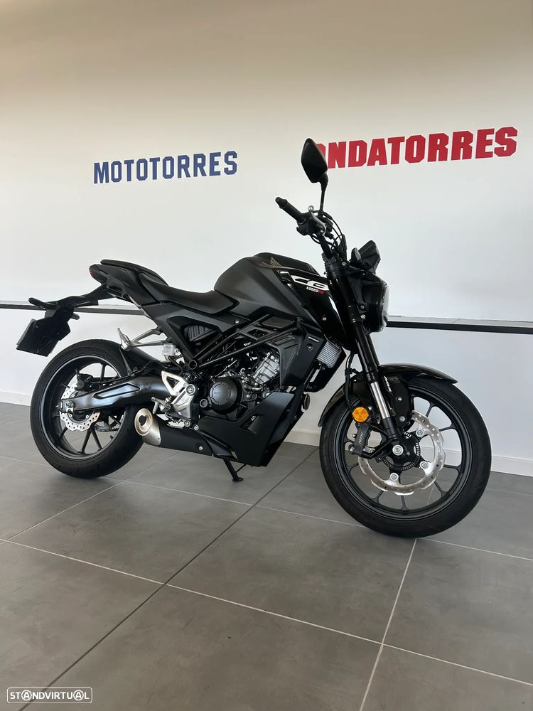 Honda CB 125R - 3