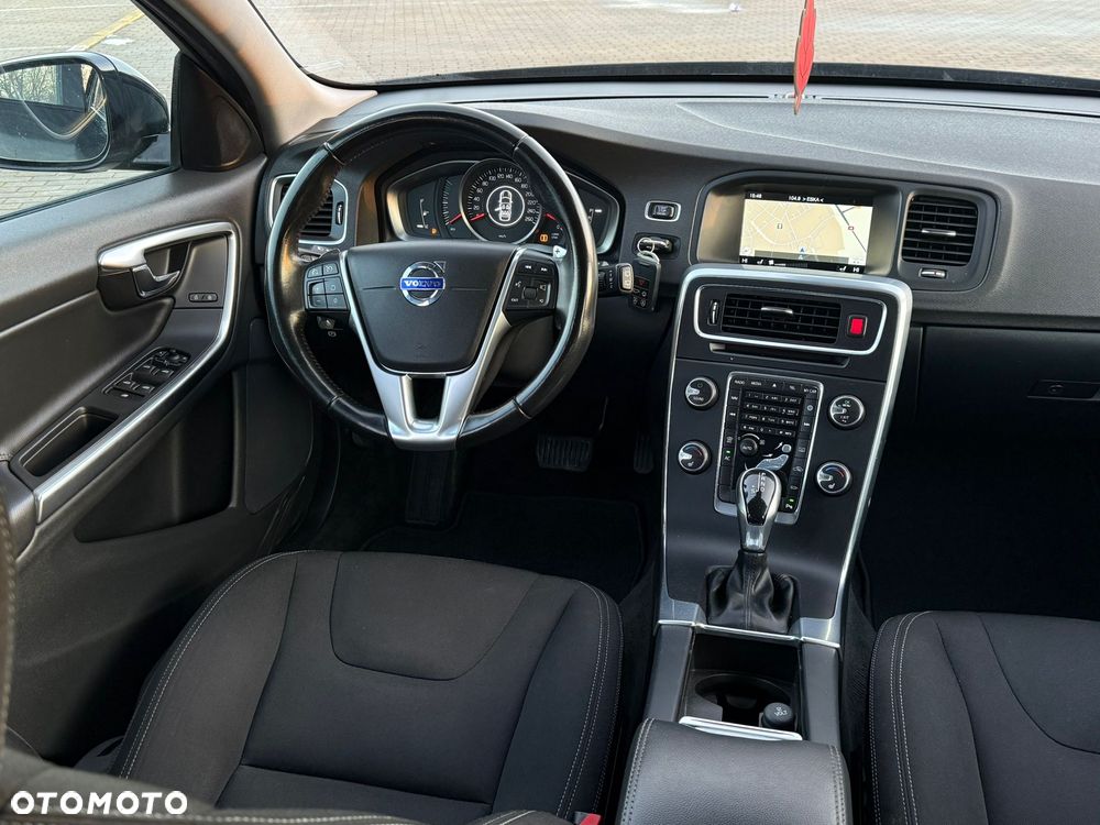 Volvo V60 Cross Country D3 Geartronic Summum - 18