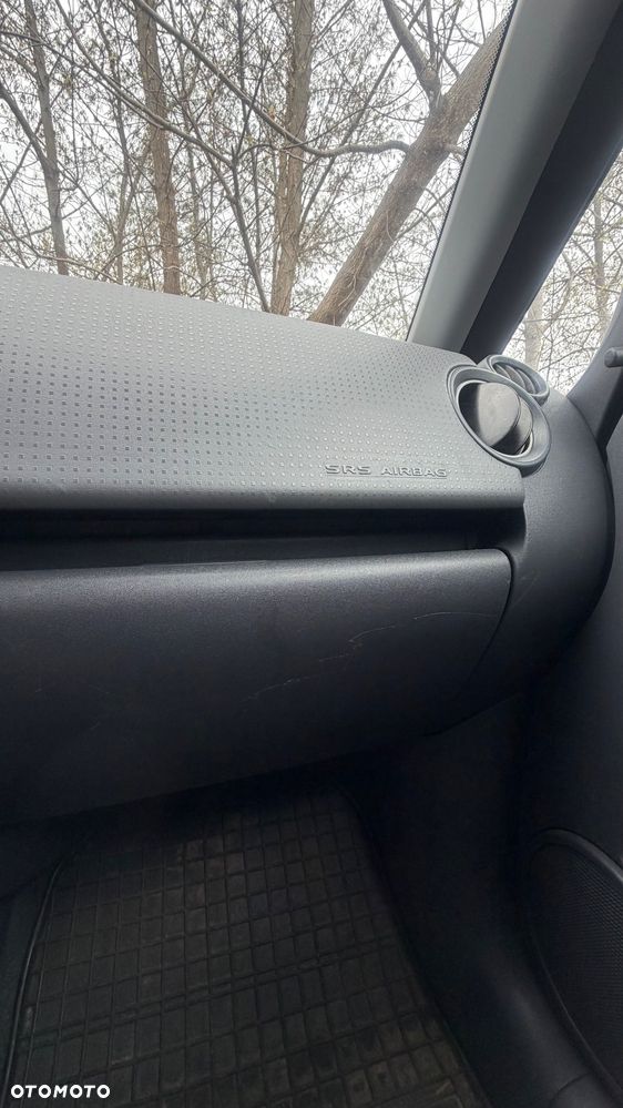 Mitsubishi Colt - 18