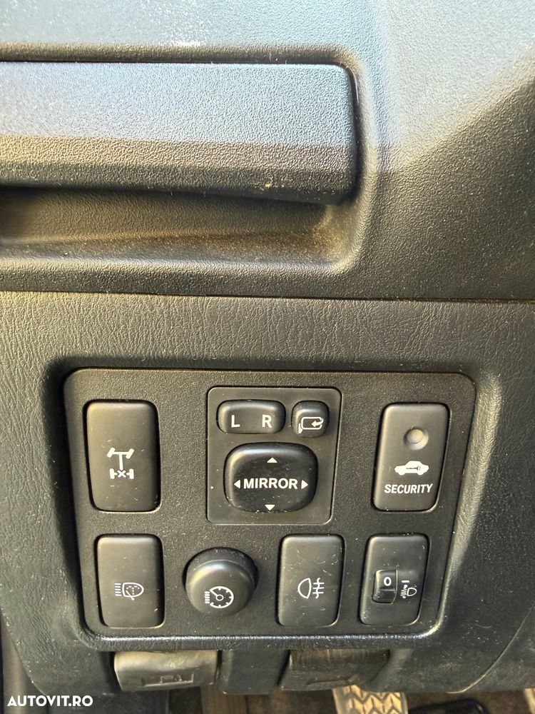 Toyota Hilux - 13