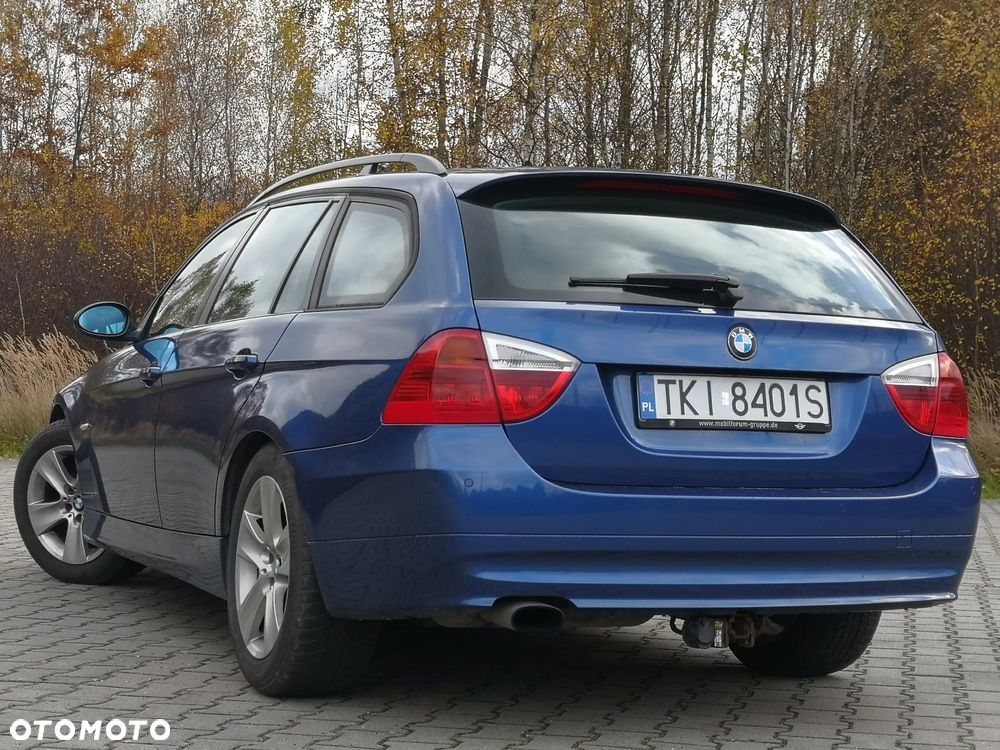 BMW Seria 3 320i Touring - 4