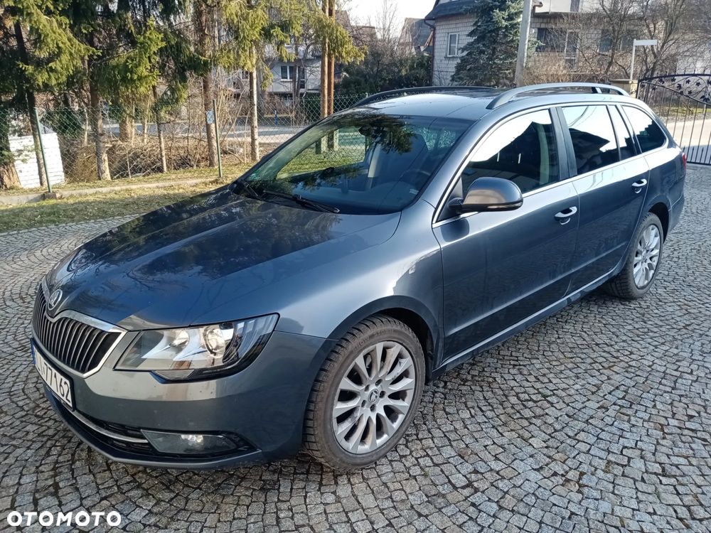Skoda Superb 2.0 TDI DSG Ambition - 1