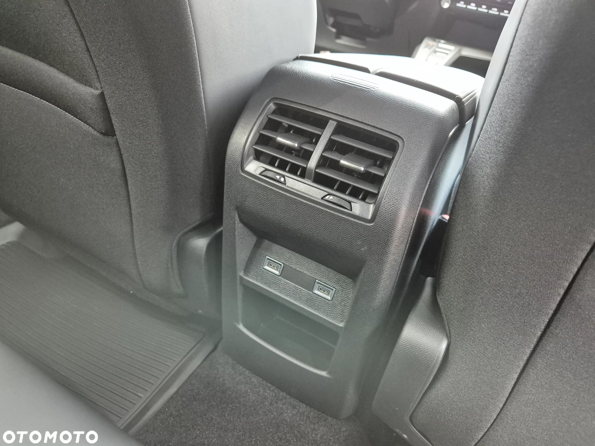 Peugeot 308 1.5 BlueHDi Allure S&S EAT8 - 19